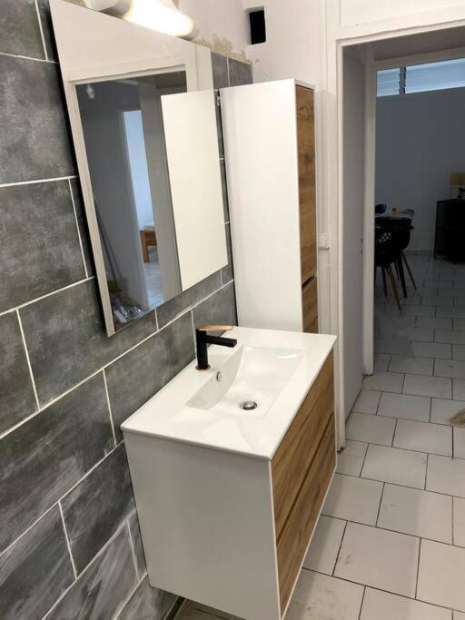 Appartement Moderne, 2 Chambres, Proche Aeroport • Chu • Port Les Abymes Ngoại thất bức ảnh